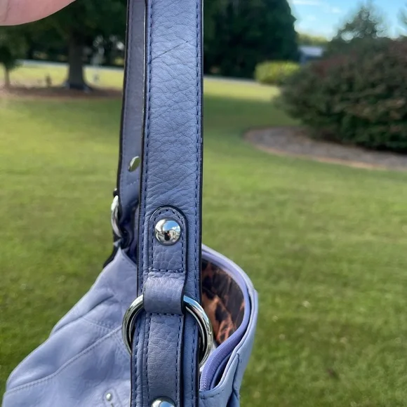 B. Makowsky Blue leather with Leopard Print Lining. Shoulder bag - Picture 11 of 11